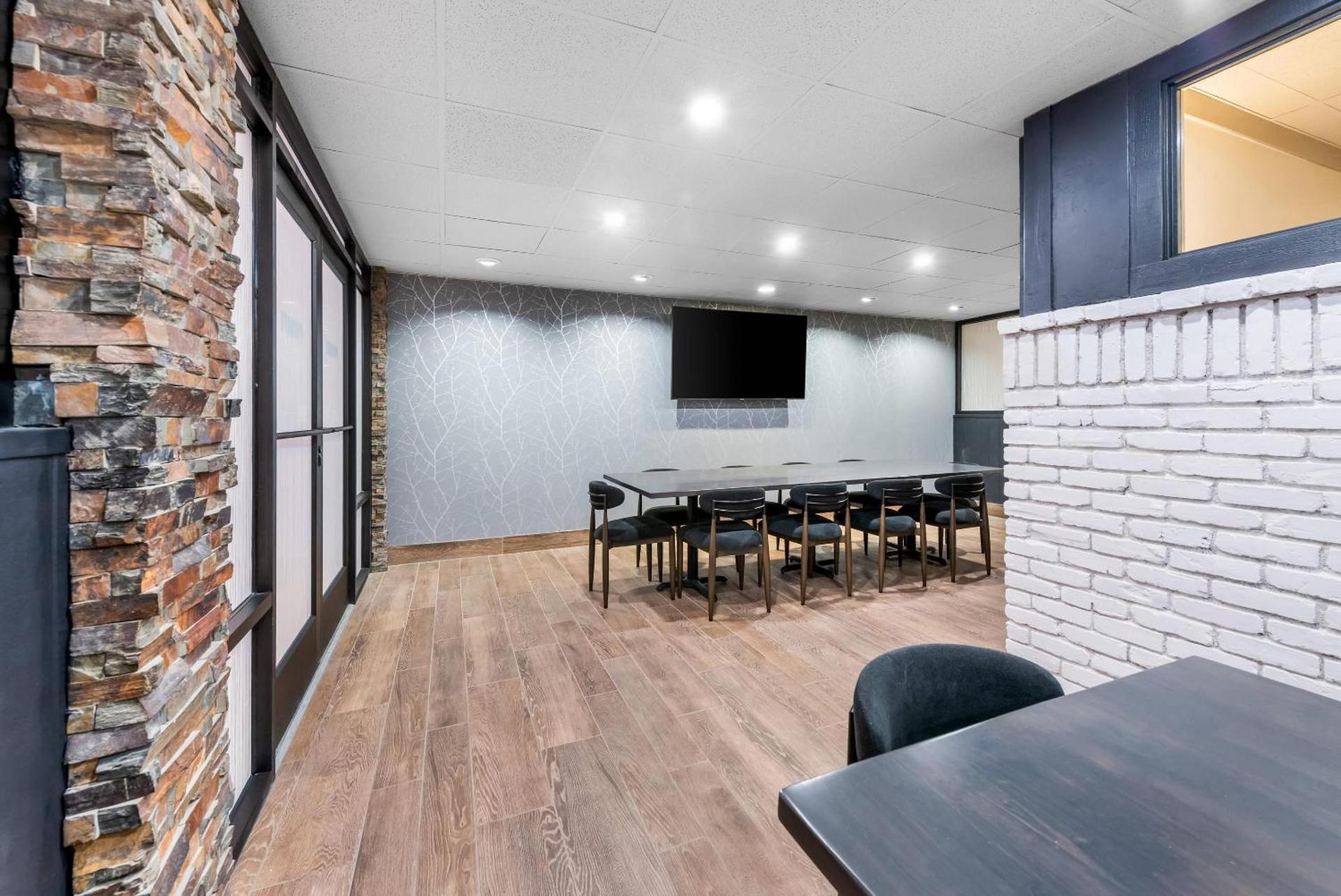 Meeting/conference room