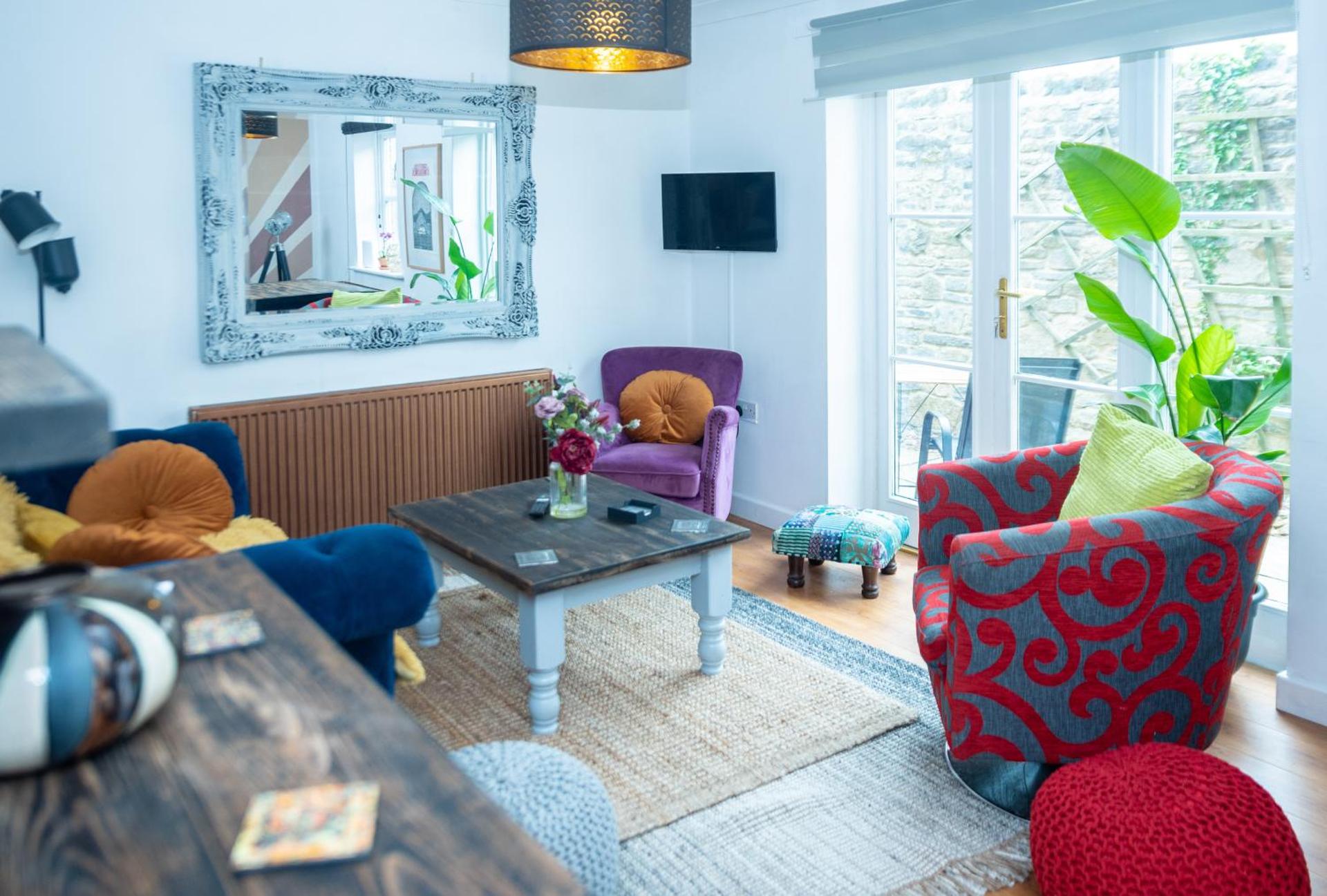 Communal lounge/ TV room