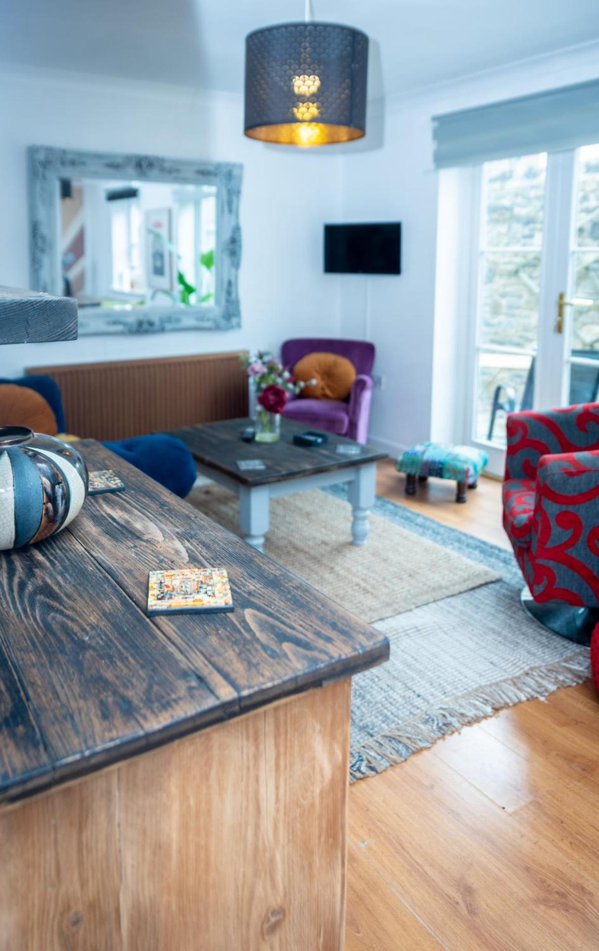 Communal lounge/ TV room