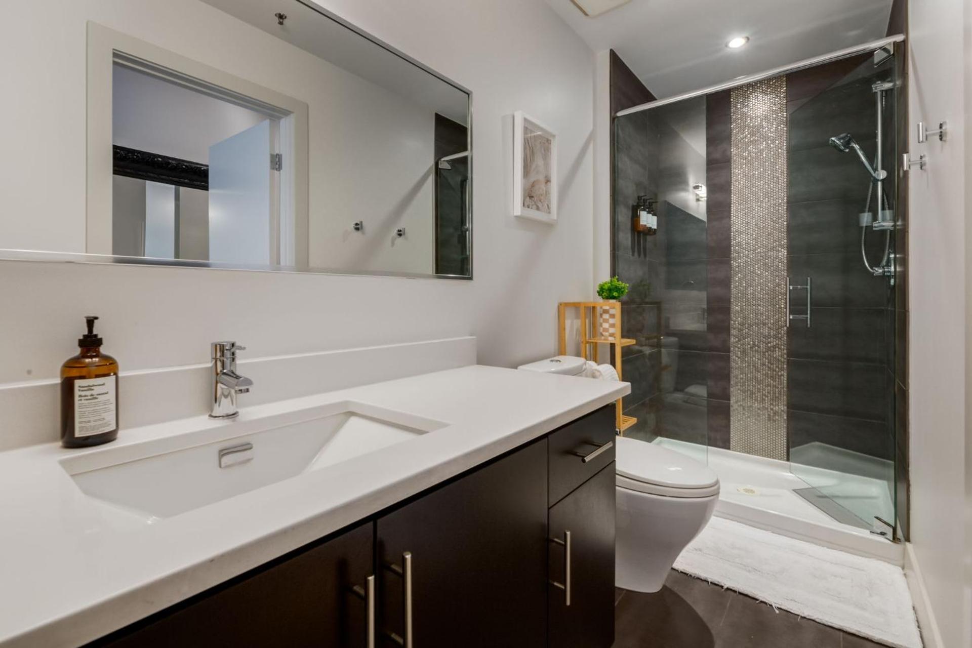 2 Storey Penthouse Panoramic Views Parking Stampede