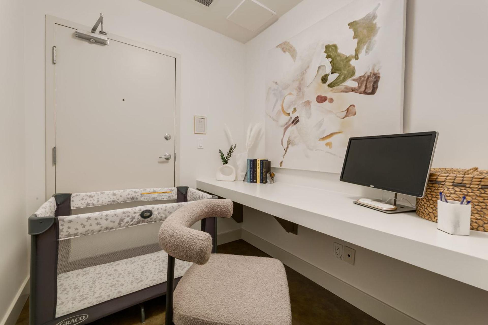 2 Storey Penthouse Panoramic Views Parking Stampede