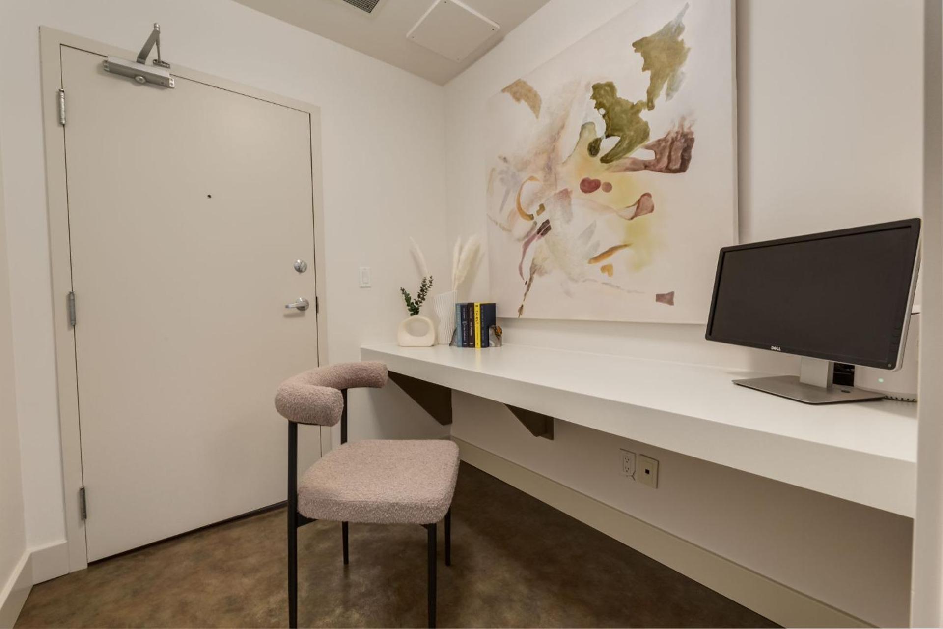 2 Storey Penthouse Panoramic Views Parking Stampede