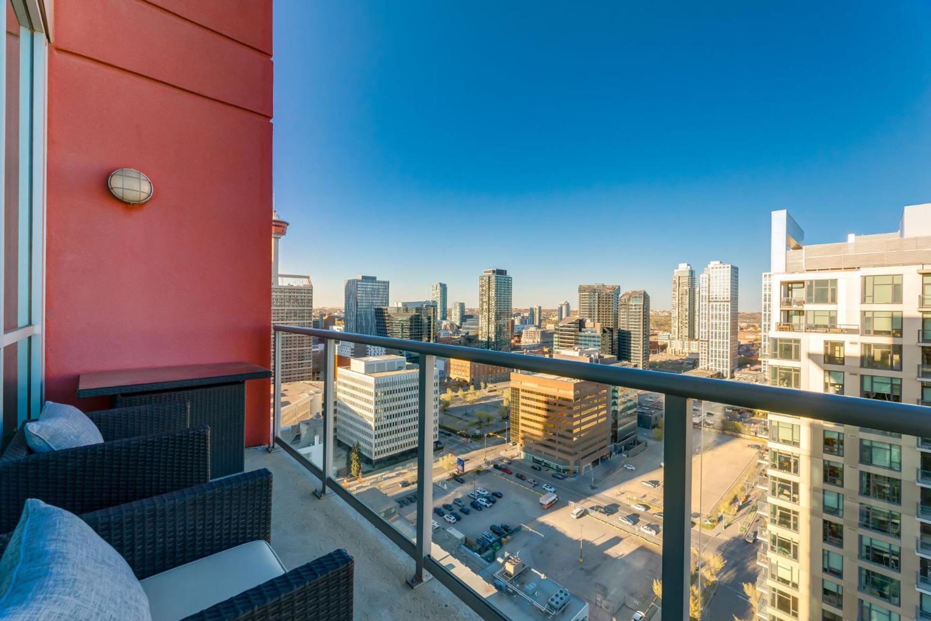 2 Storey Penthouse Panoramic Views Parking Stampede