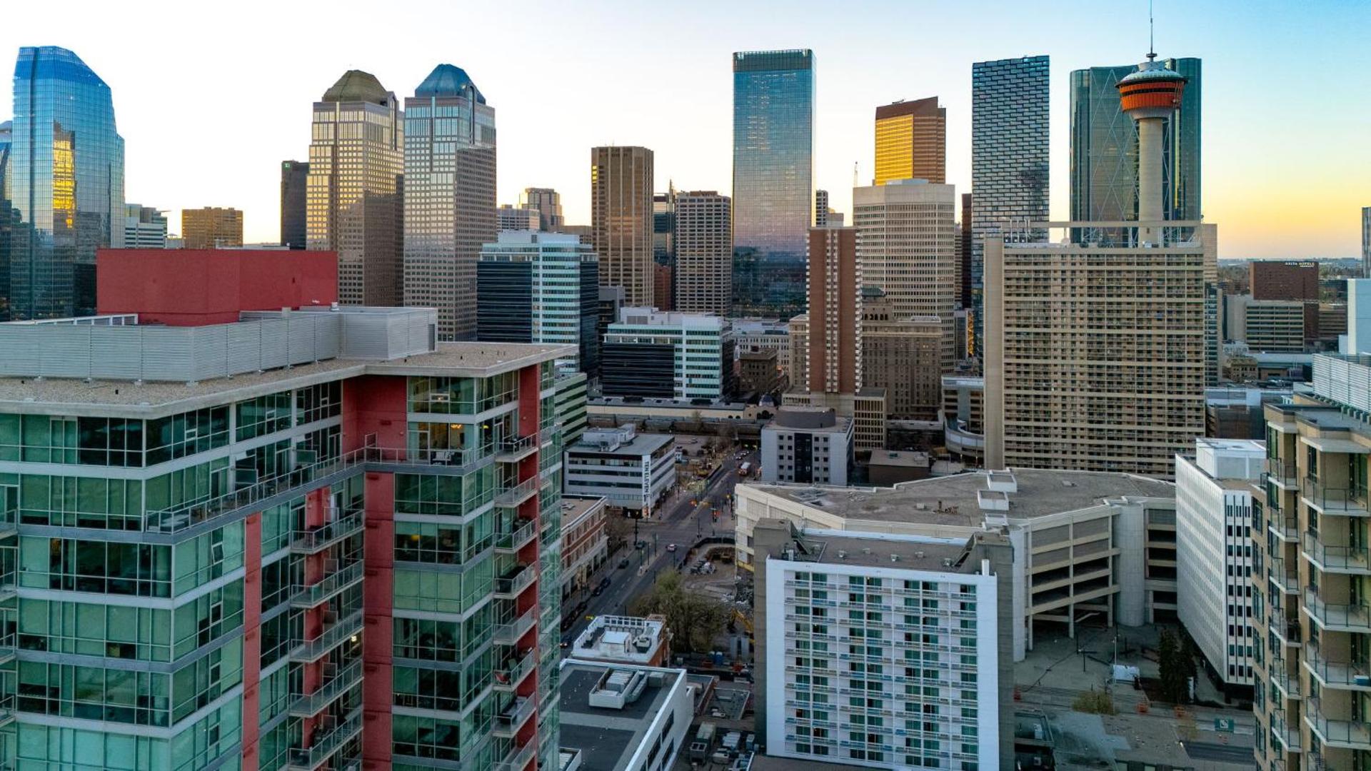 2 Storey Penthouse Panoramic Views Parking Stampede