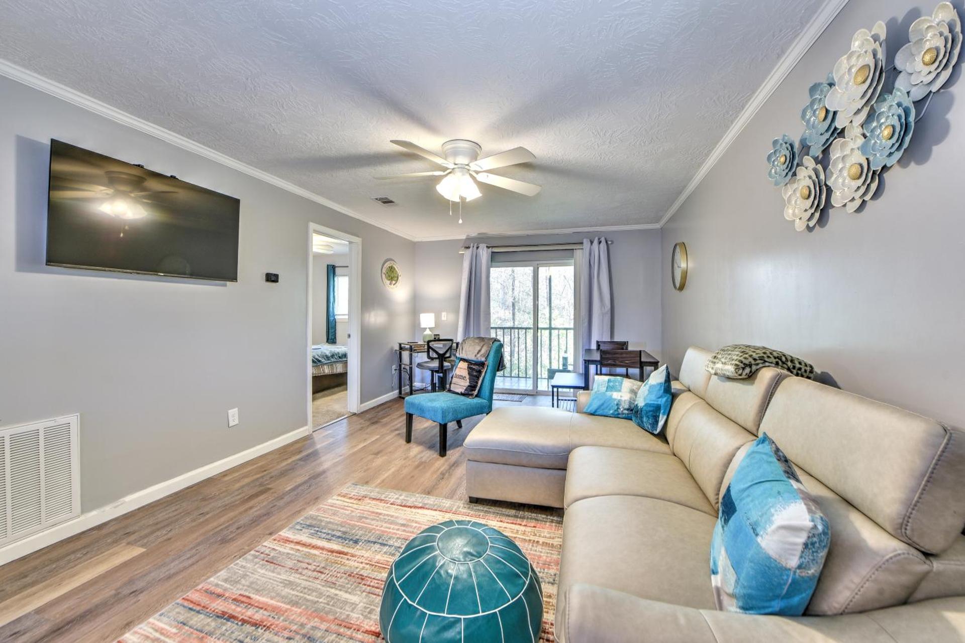 Communal lounge/ TV room