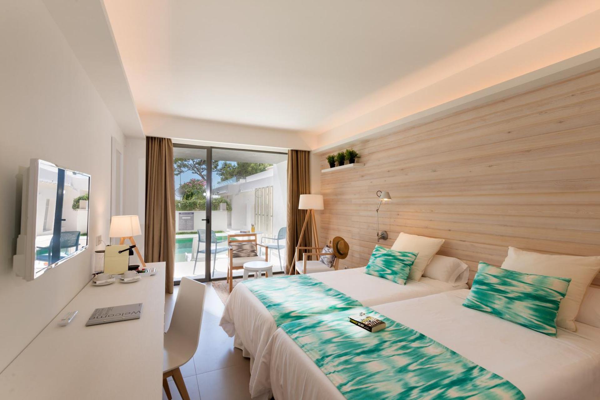 Photo of the whole room