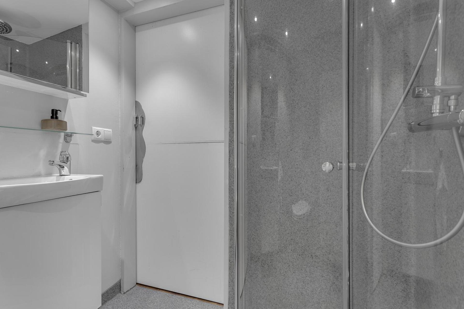 Castle Inn Apartments - Downtown Keflavík