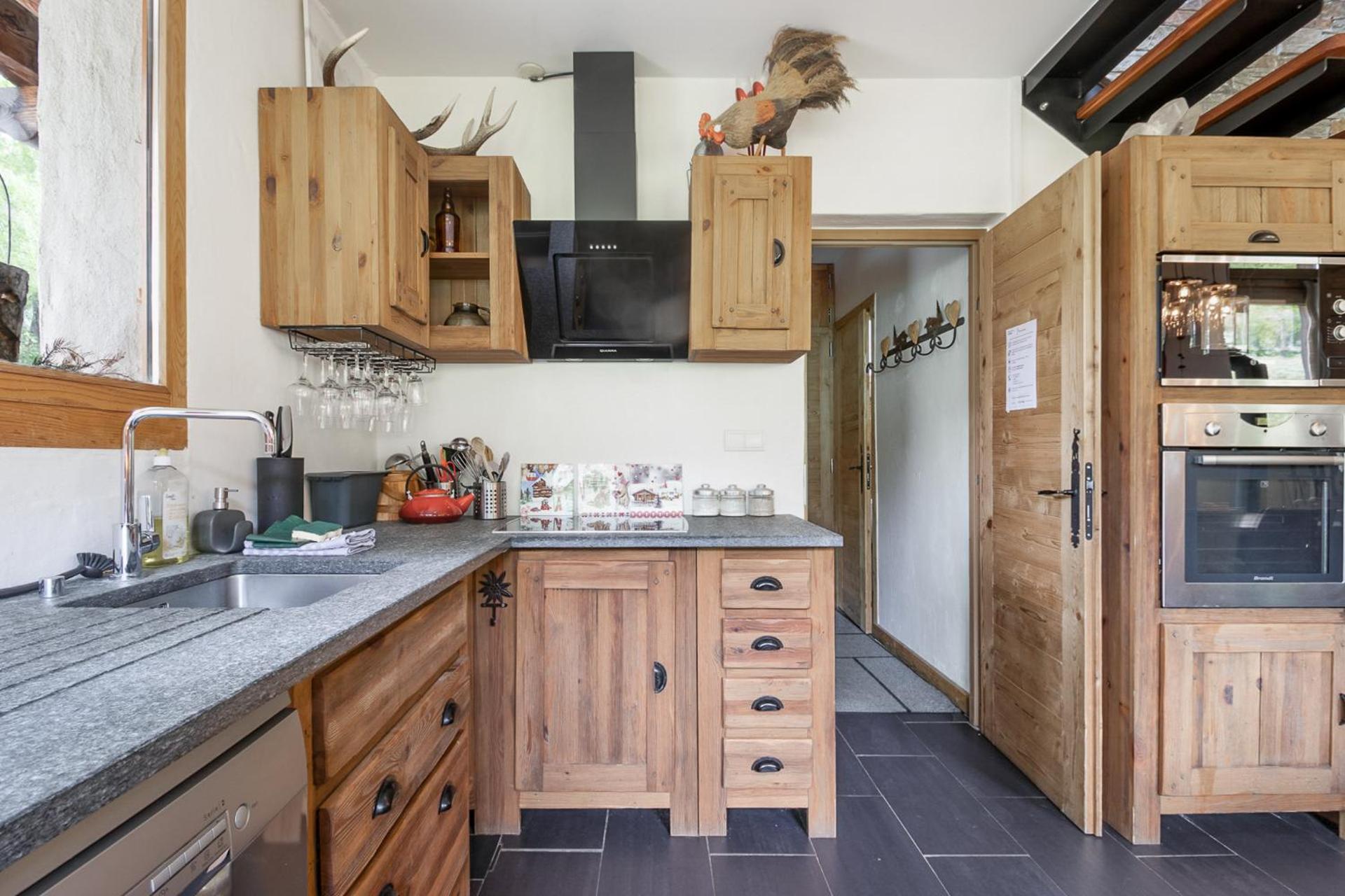 Chalet Taconnaz - Warm & Cosy 3BR Chalet with Fireplace in Nature - By Cozee Rentals