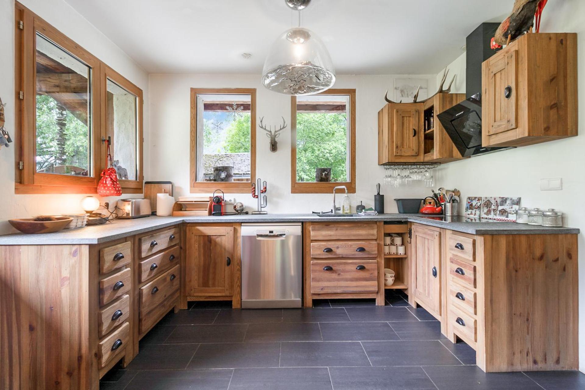 Chalet Taconnaz - Warm & Cosy 3BR Chalet with Fireplace in Nature - By Cozee Rentals