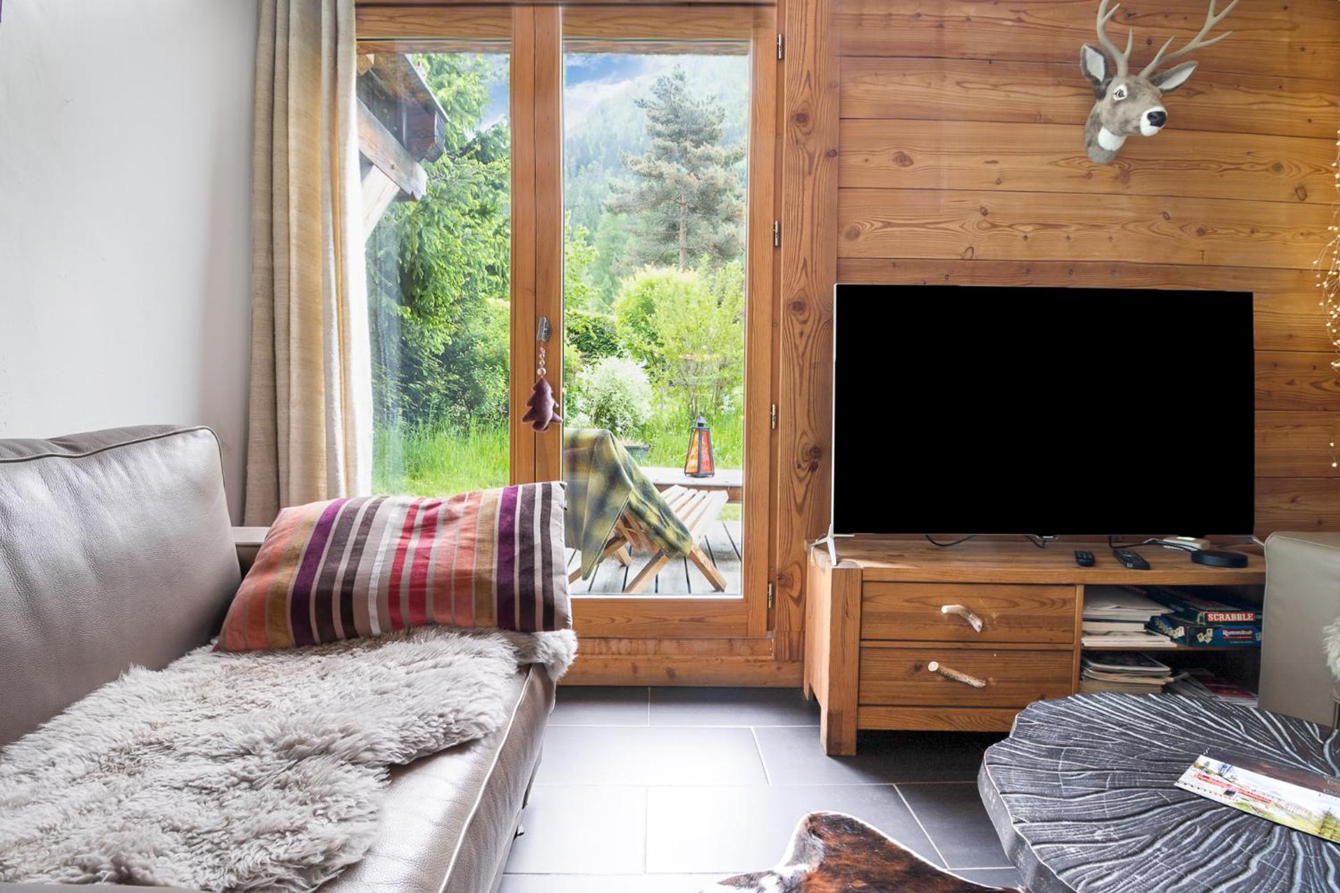 Chalet Taconnaz - Warm & Cosy 3BR Chalet with Fireplace in Nature - By Cozee Rentals