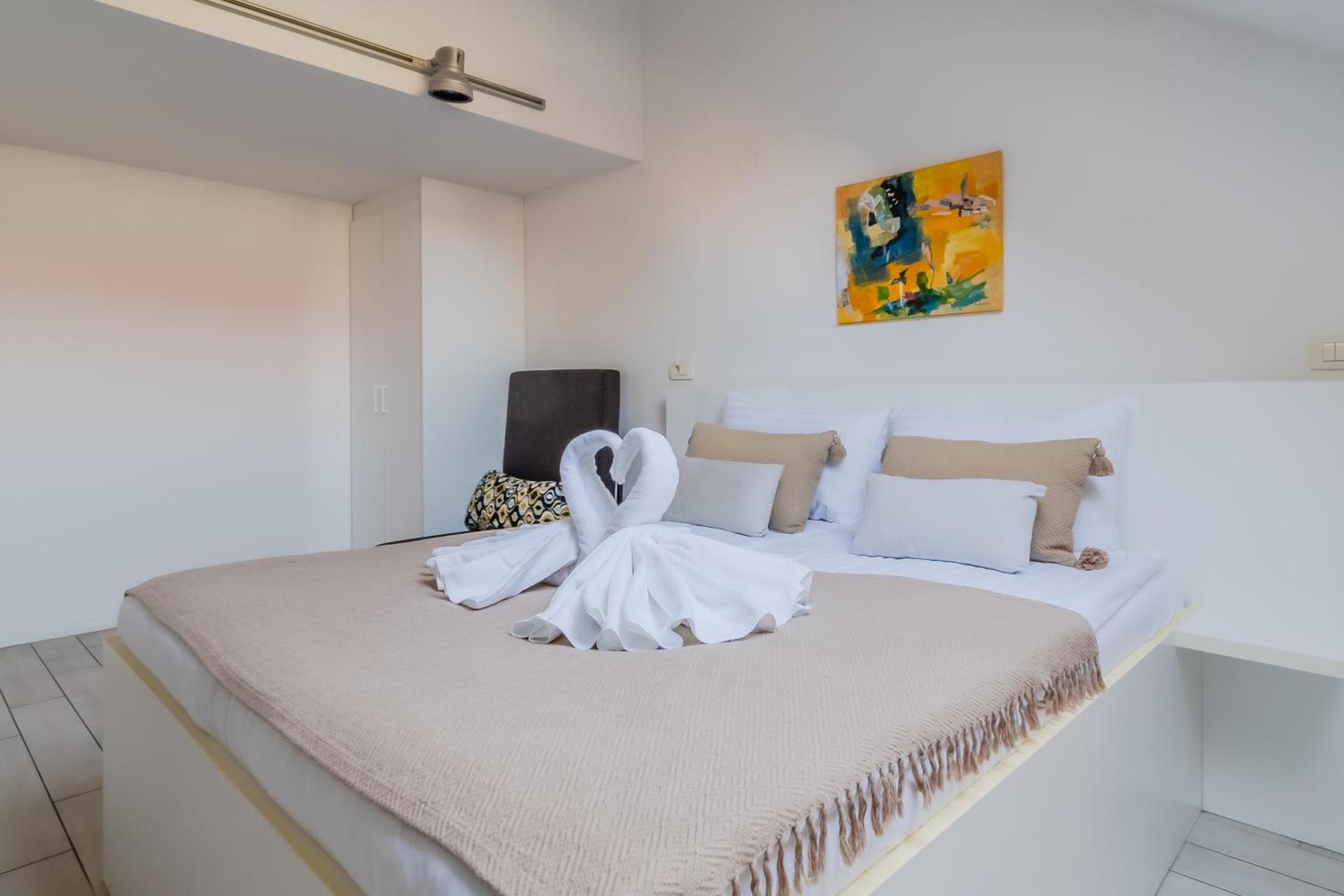 Central Boutique Apartments LuAn
