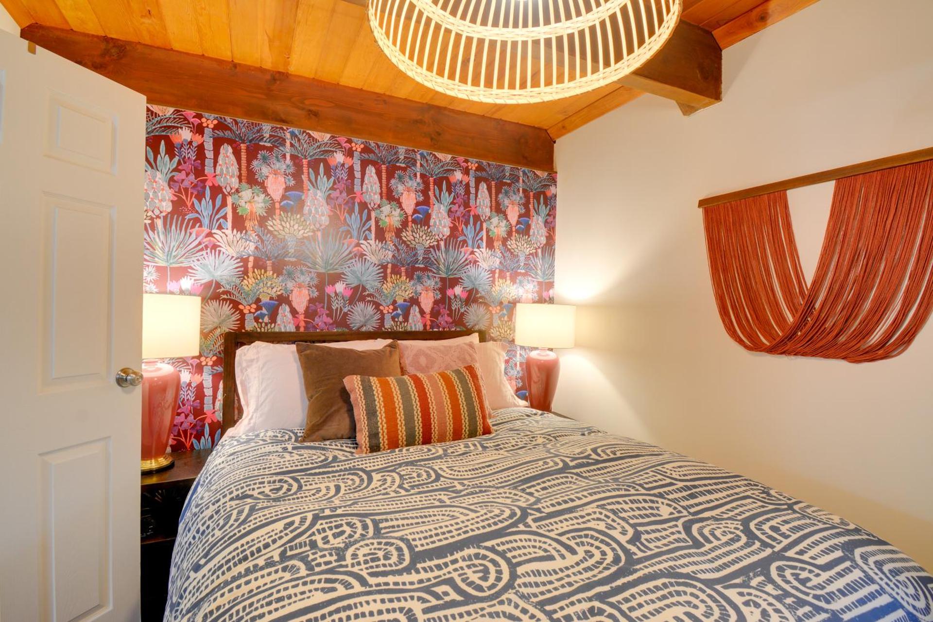 Coastal Cabin with Puget Sound and Rainier Views!