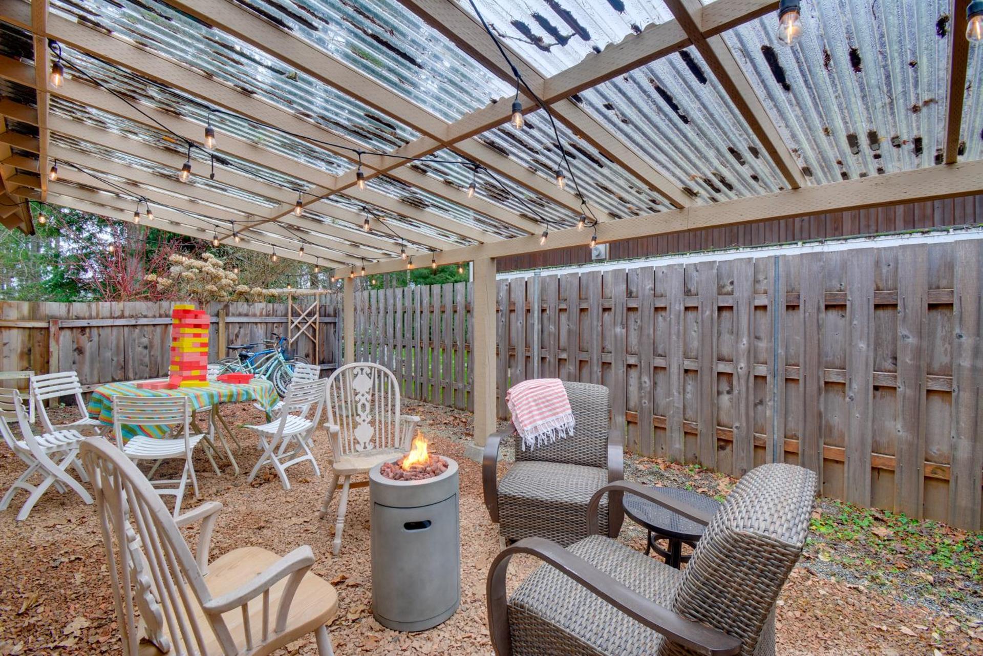 Coastal Cabin with Puget Sound and Rainier Views!