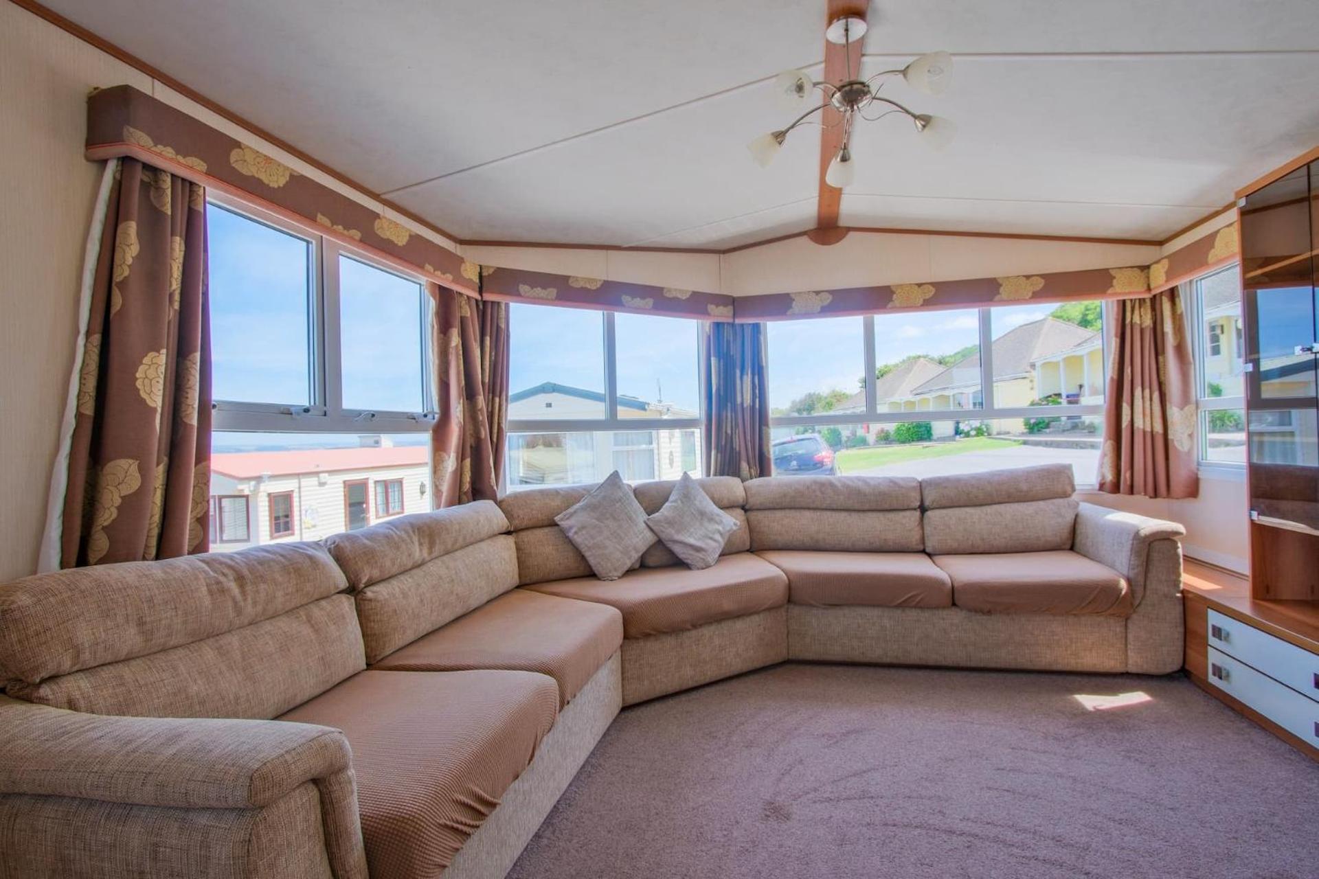 Pet Friendly 'Instow' Caravan with Sea Views