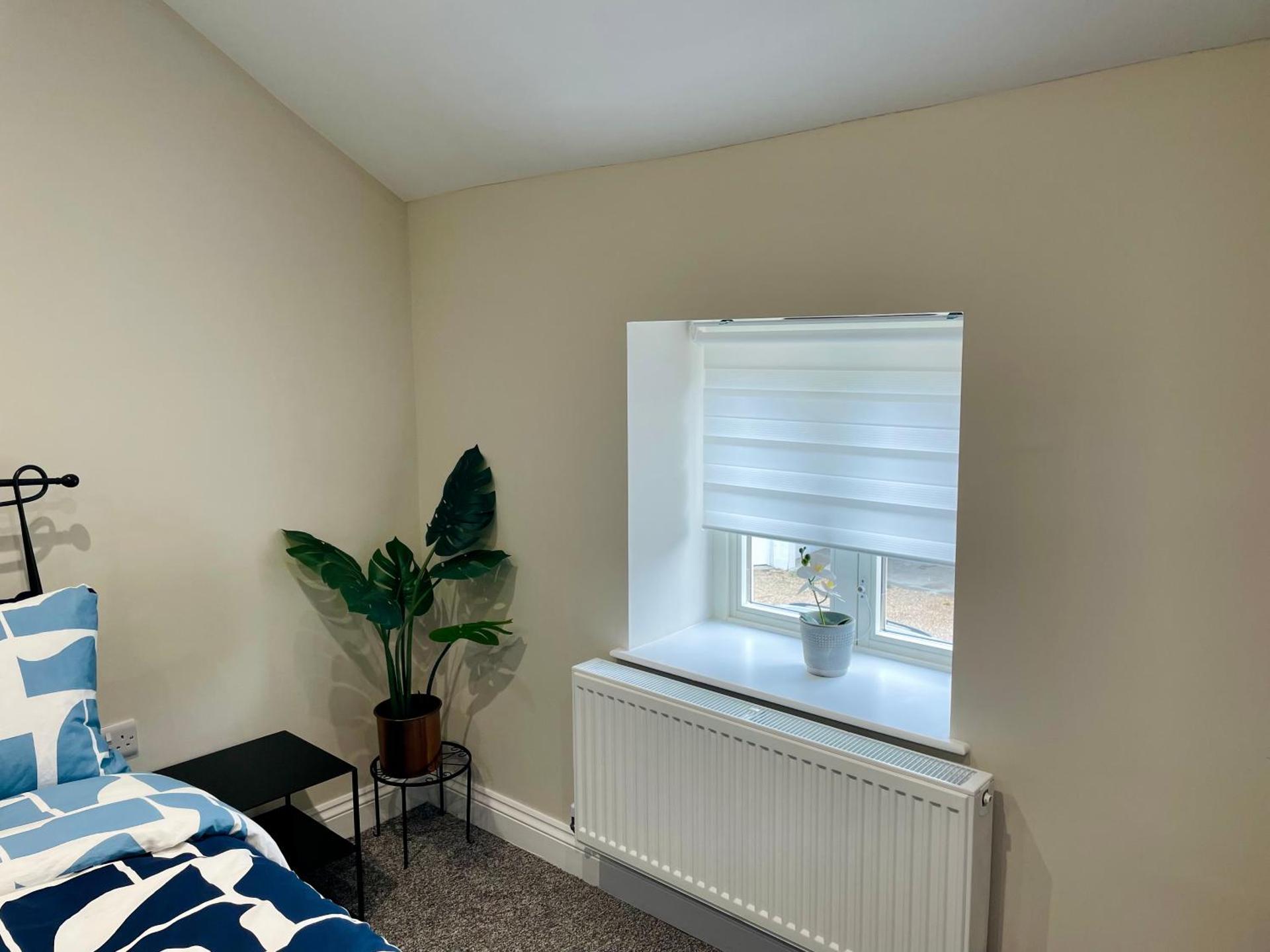 Stylish 2-Bed Home Near A11