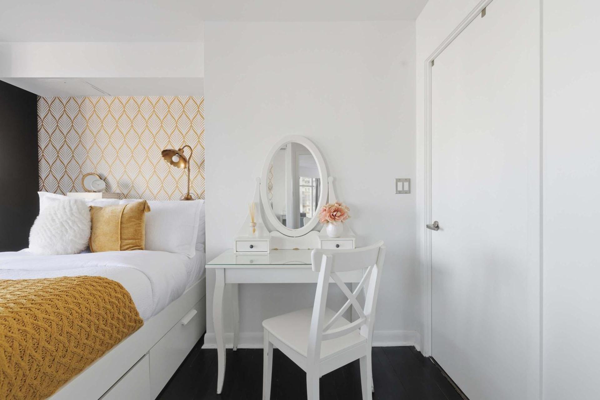 Stylish 2BR Downtown Escape Prime Victoria Spot