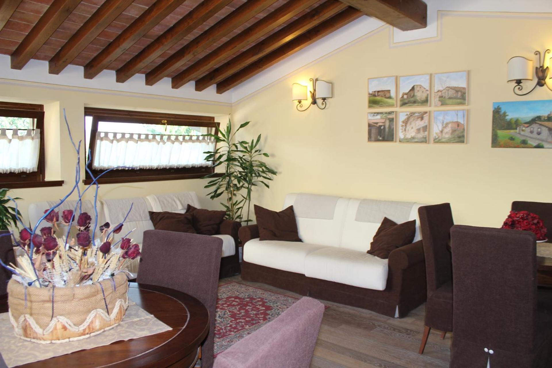 Communal lounge/ TV room