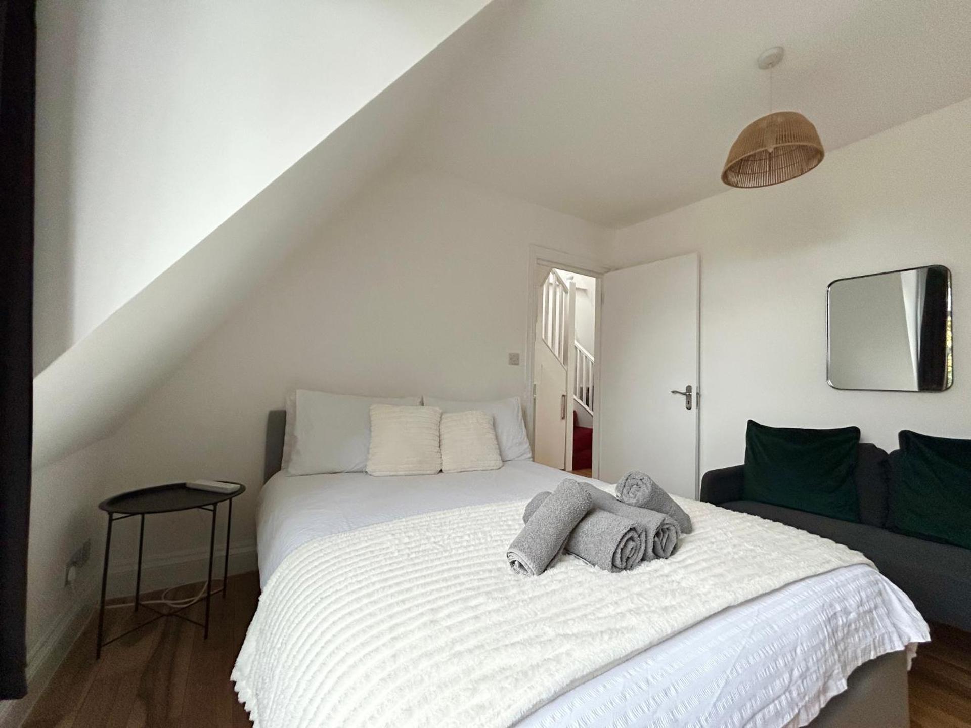 Cosy 3 Bedroom Flat, Hackney Central