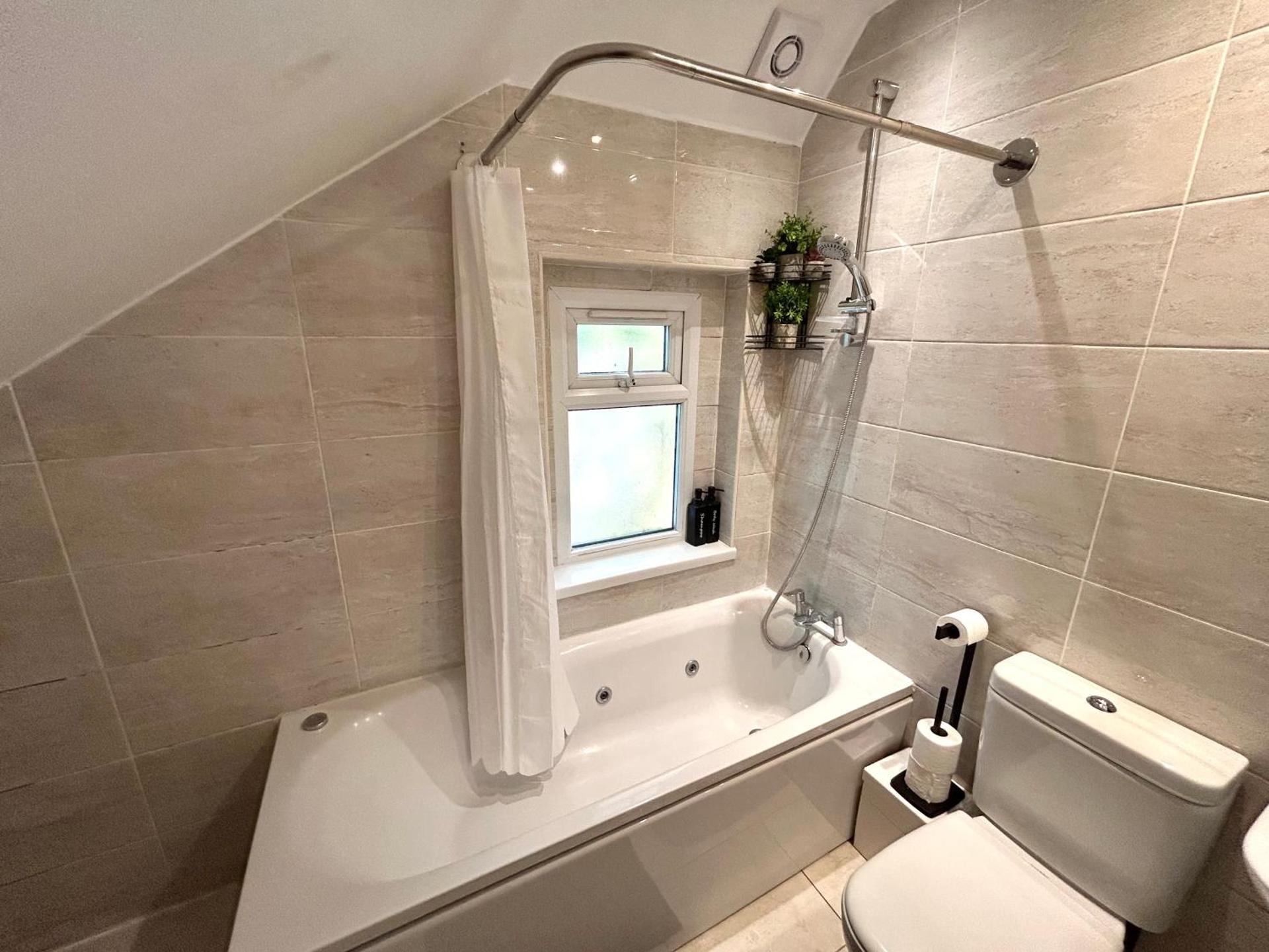 Cosy 3 Bedroom Flat, Hackney Central