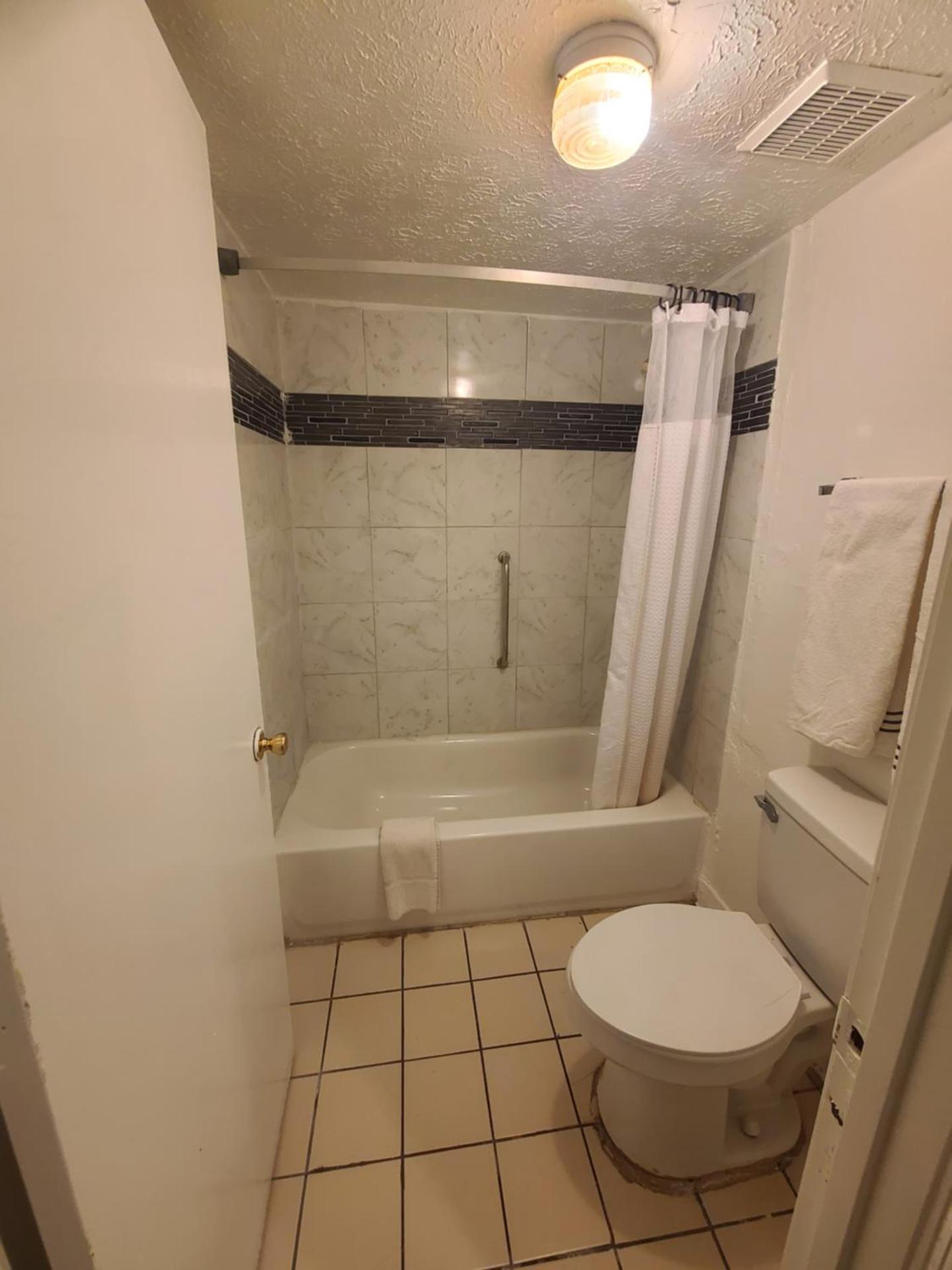 King Room - Non-Smoking