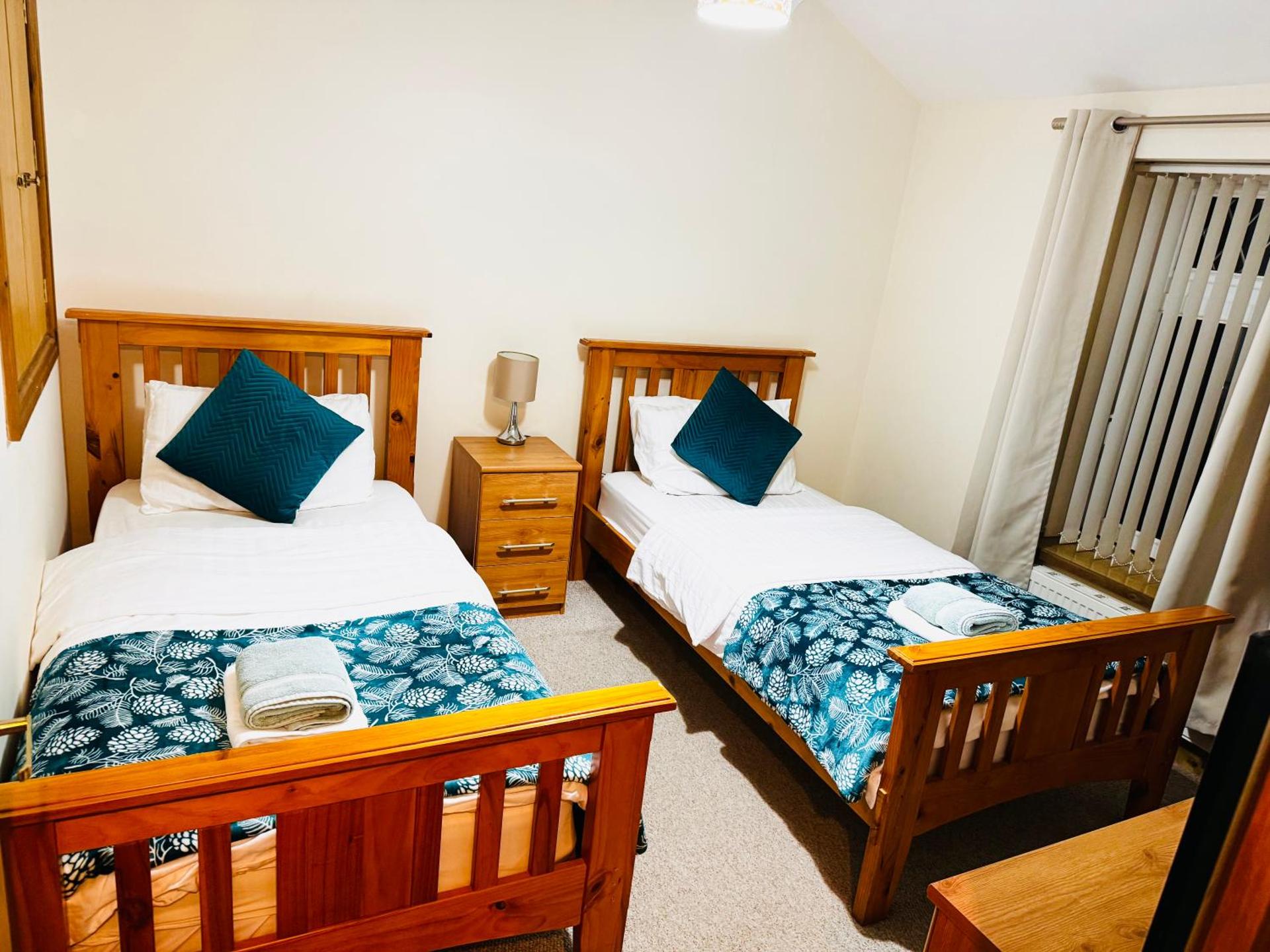 Gethin Lodge cosy Holiday cottage Near BPW with secure double garage with cctv sleeps up to 6 guests