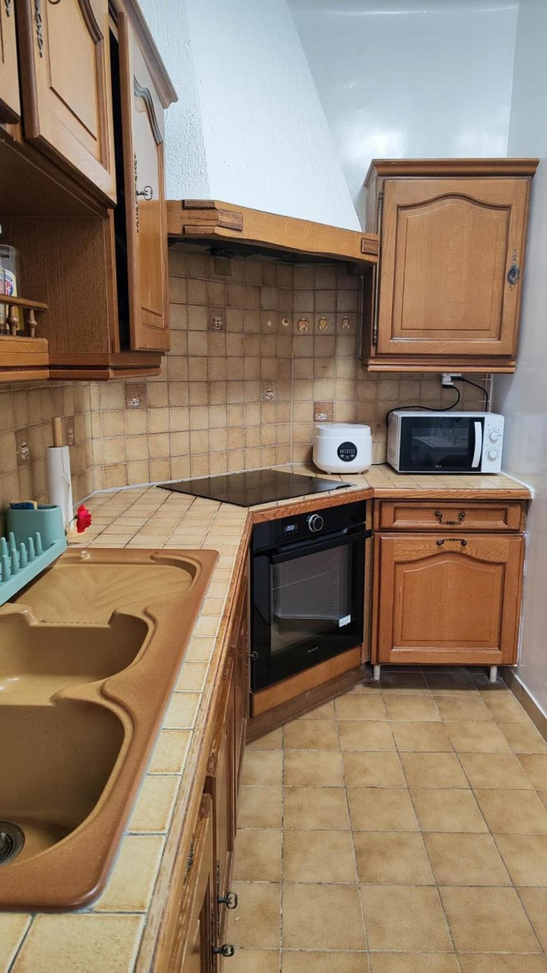 2靠近奥利机场 巴黎圣母院 埃菲尔铁塔 卢浮宫凯旋门 经济大床双人间