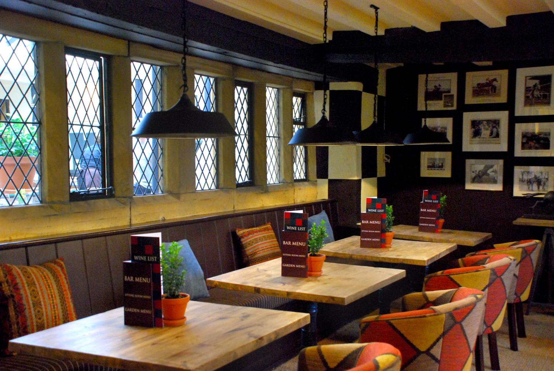 Communal lounge/ TV room