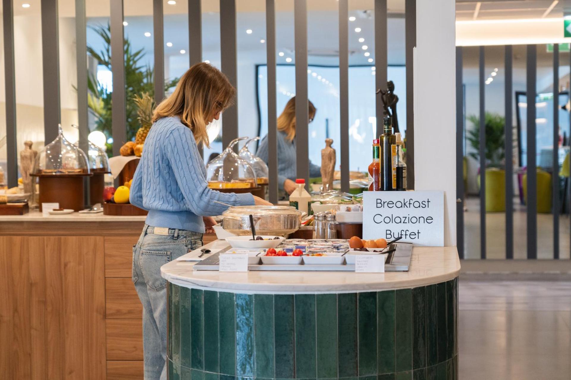 Lake & More Suite Hotel