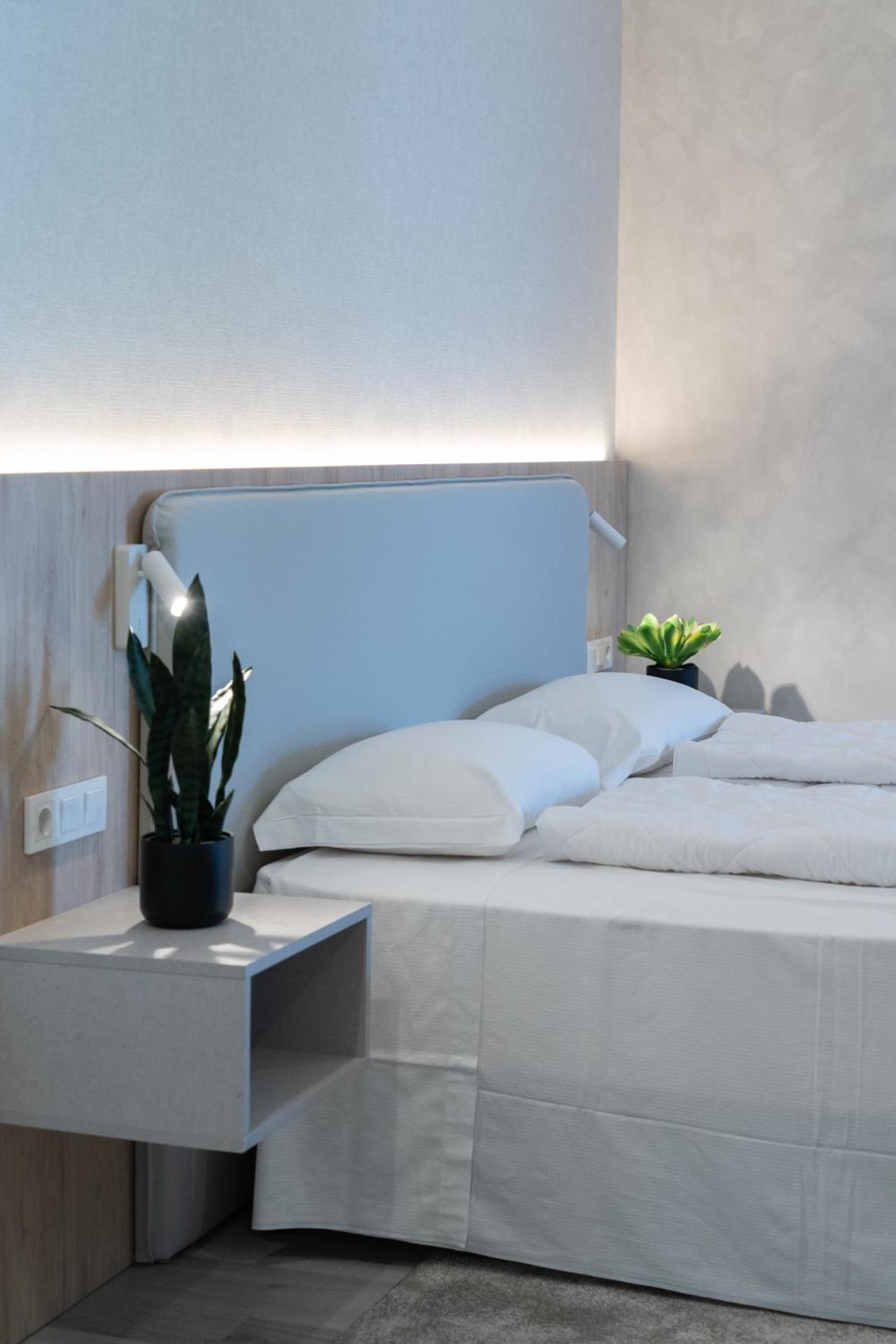 Lake & More Suite Hotel