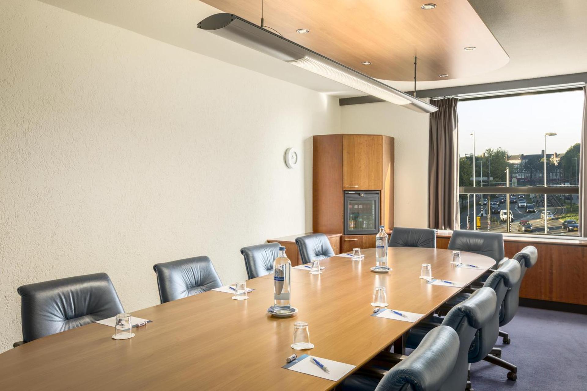 Meeting/conference room