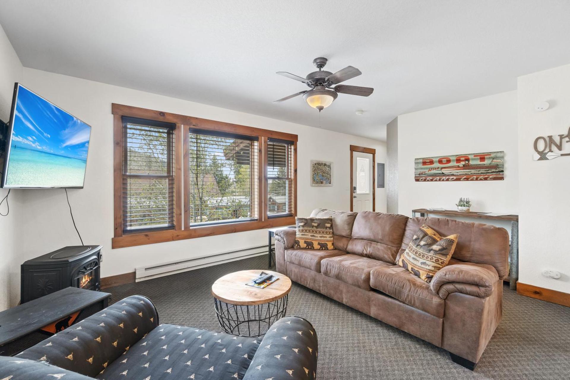 The Loose Moose Lodge #6 at Downtown Grand Lake