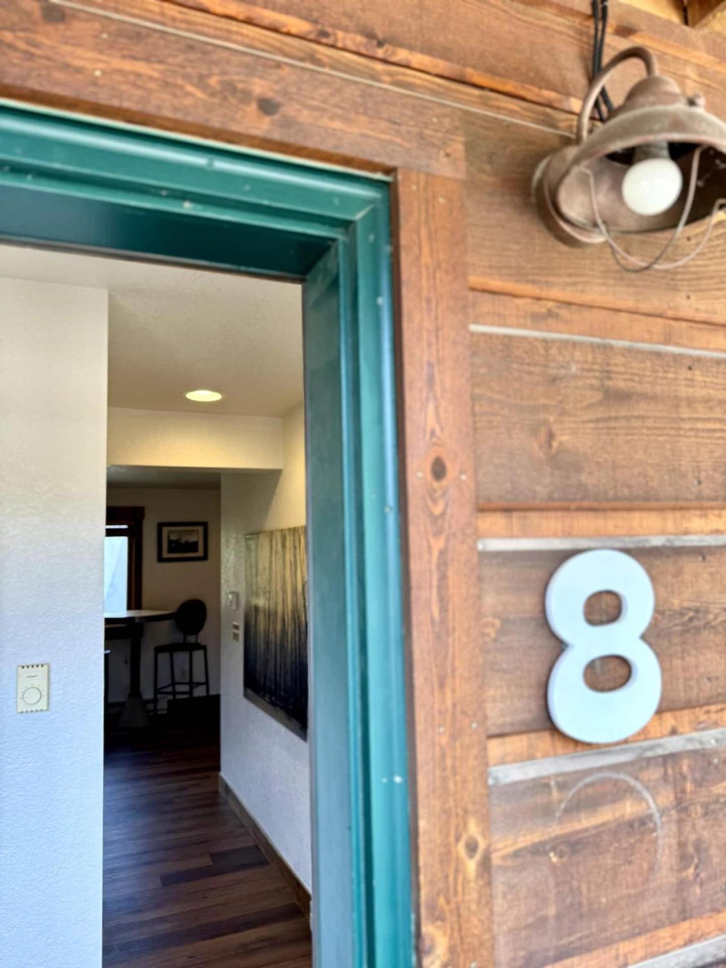 The Loose Moose Lodge #8 at Downtown Grand Lake