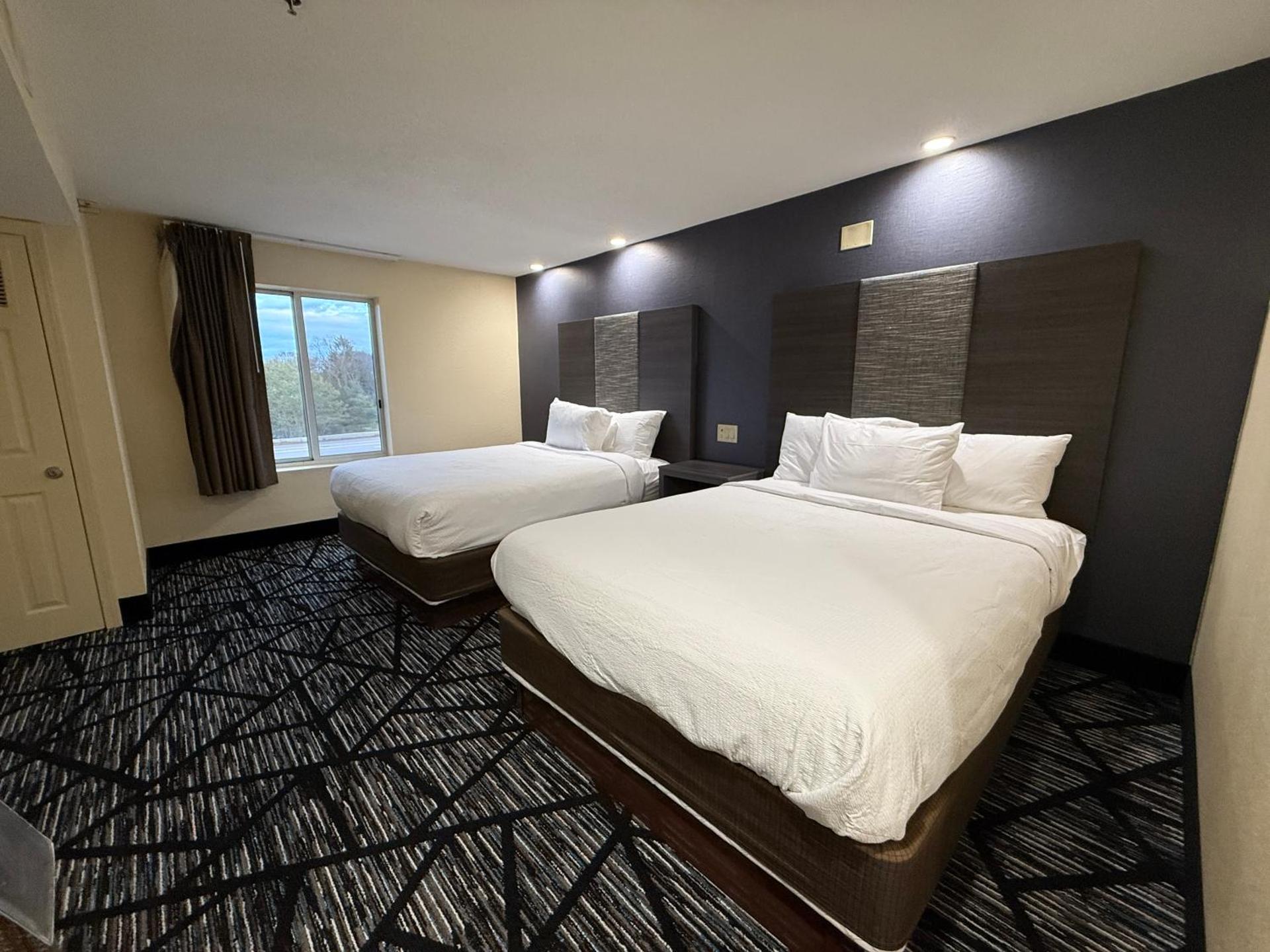 Efficiency Room with Two Queen Beds - Non-Smoking