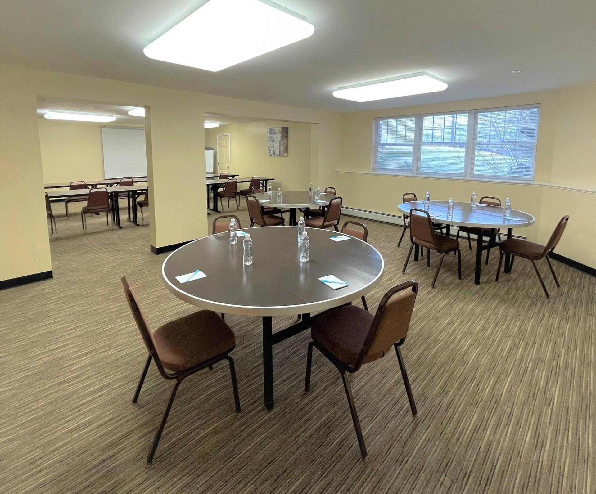 Meeting/conference room