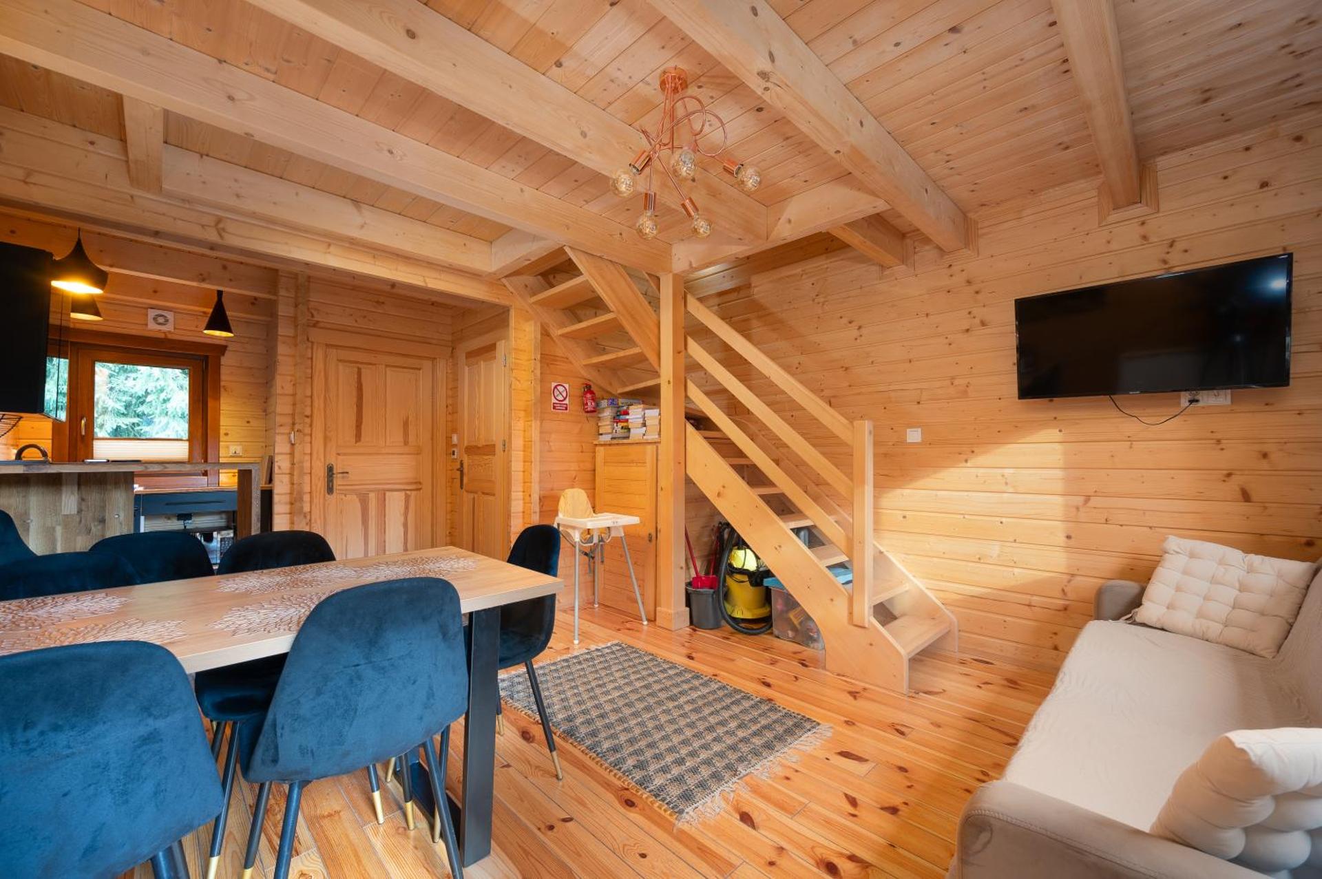 DOMKI JANOSIK Janosik Premium - prywatna posesja i wyższy standard