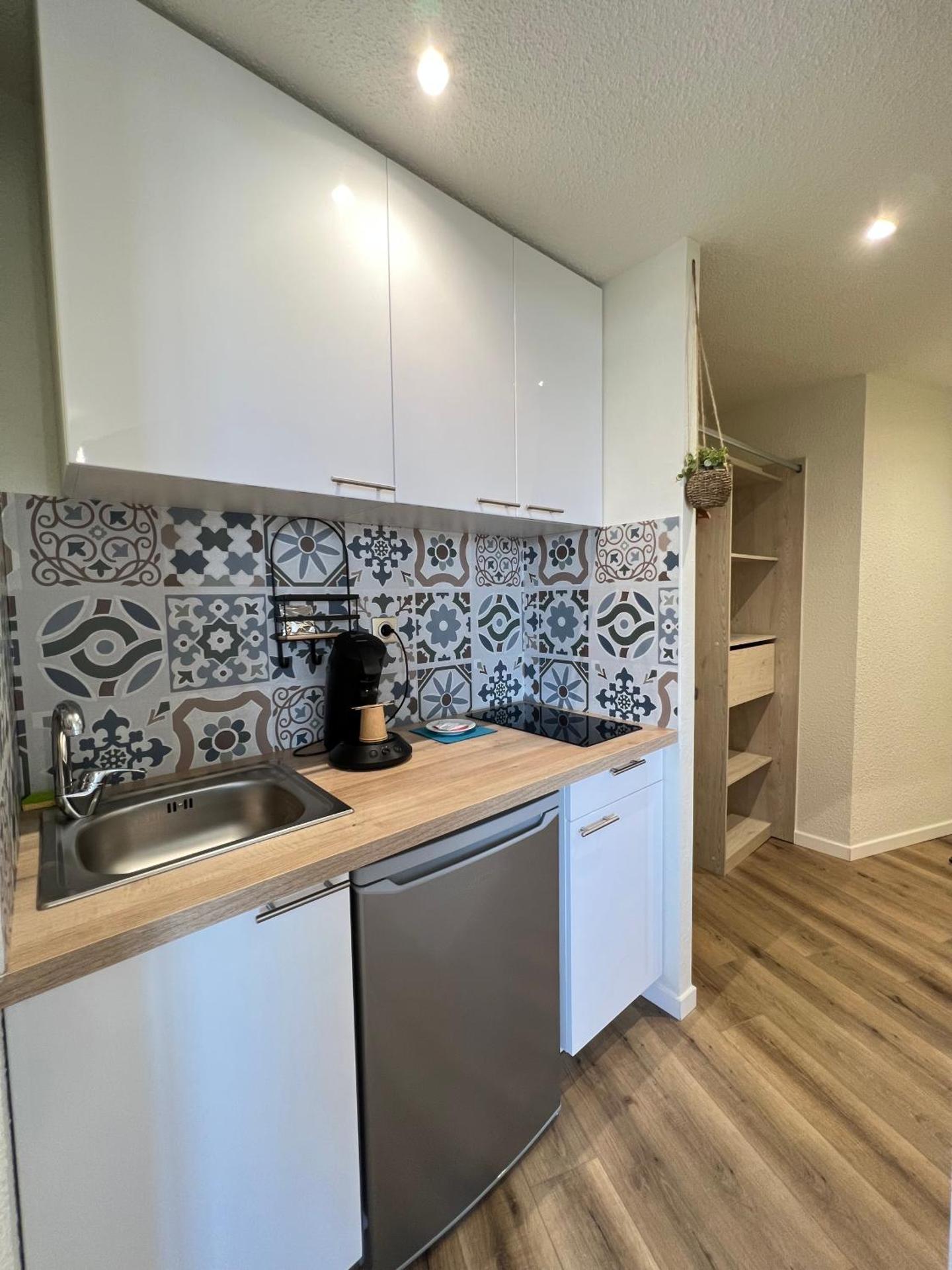 Kitchen or kitchenette