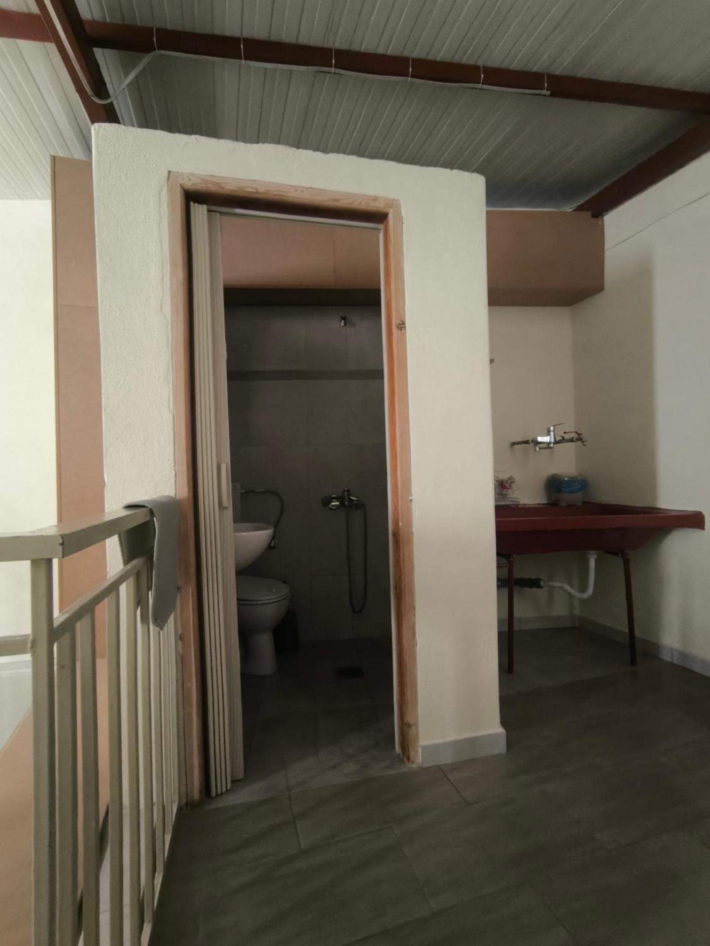 Estudio con vistas a las montañas