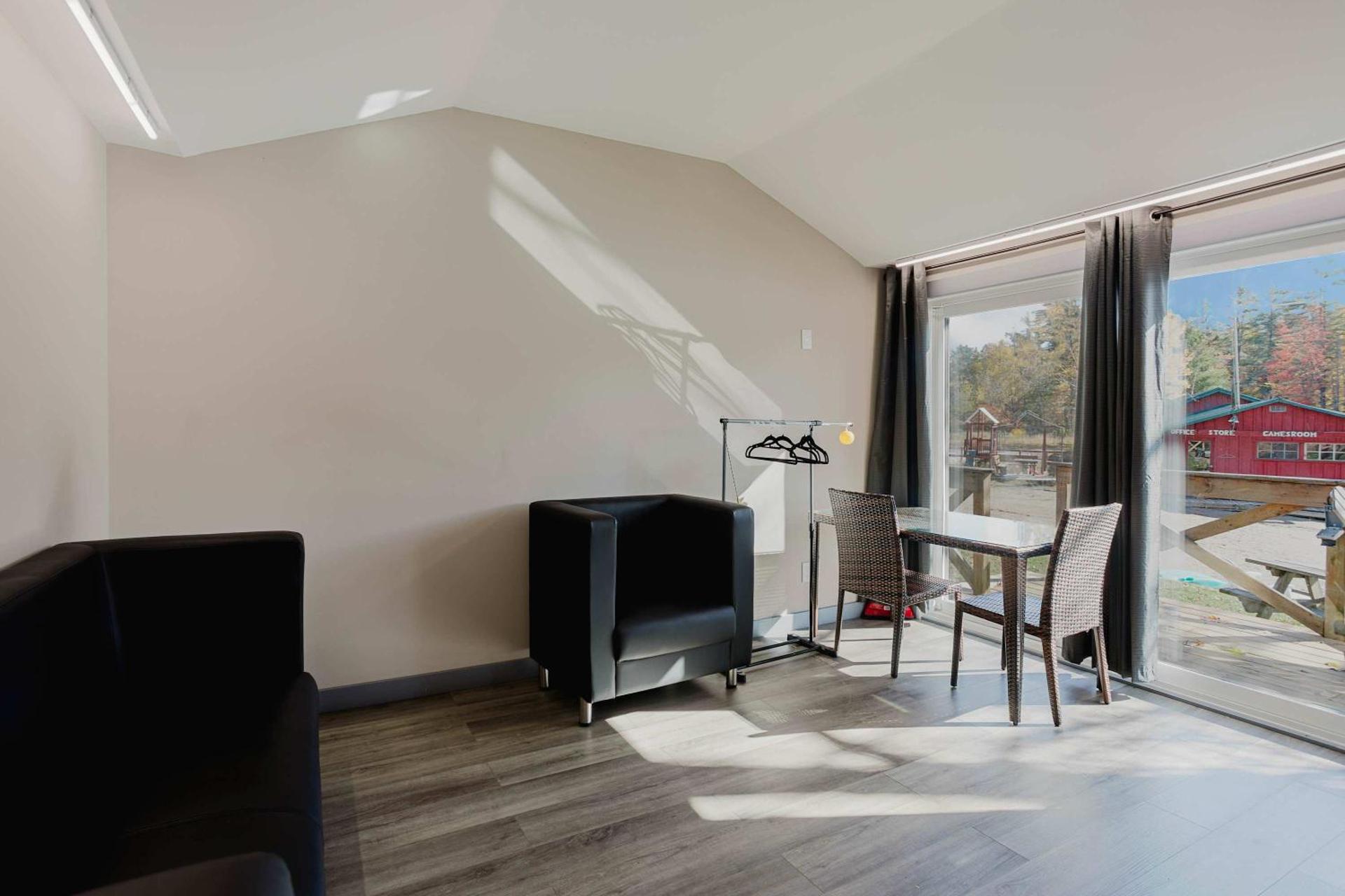 Studio Cottage #8 - Jack Pine