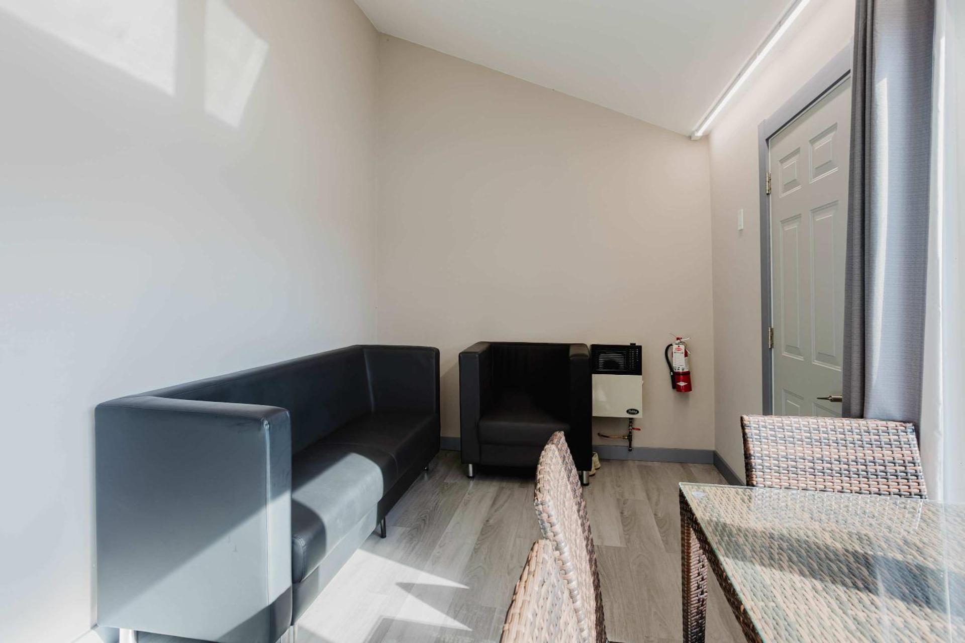 2-Bedroom Cottage #10 - Pitch Pine