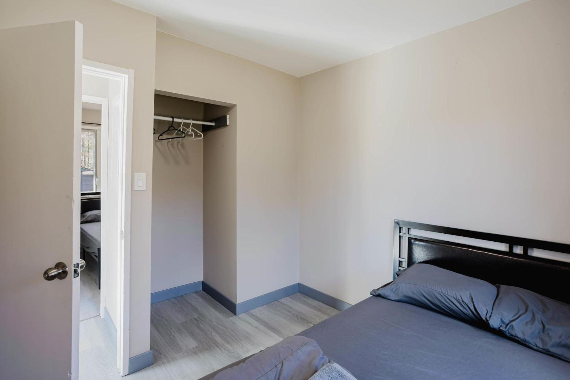 2-Bedroom Cottage #10 - Pitch Pine