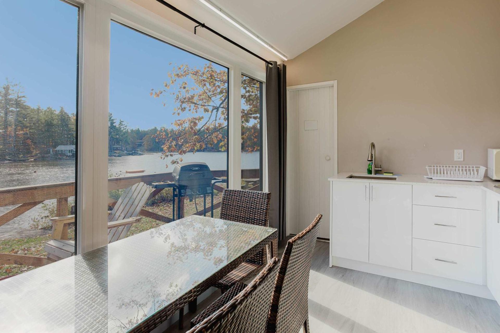 2-Bedroom Cottage #10 - Pitch Pine