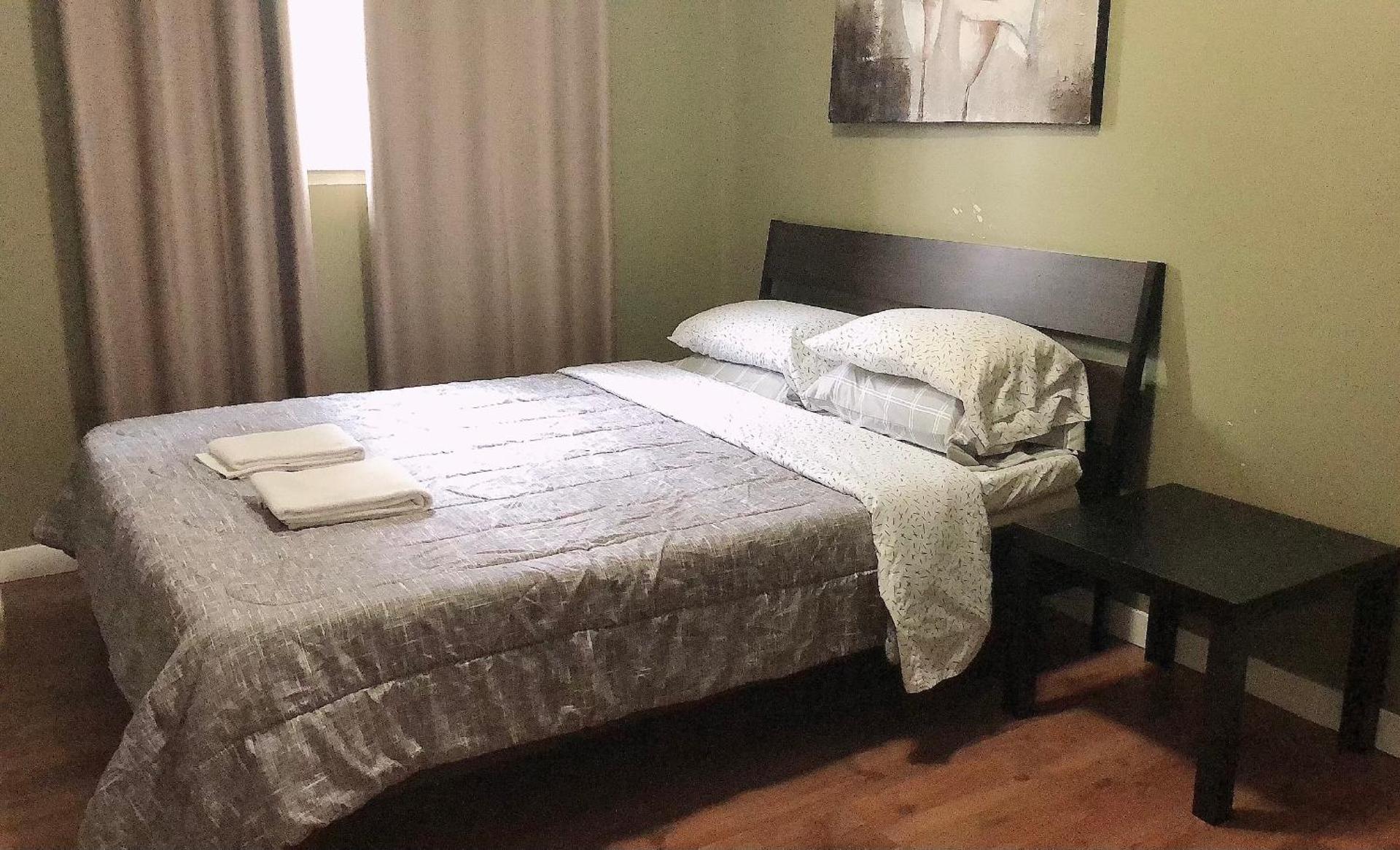 Private Rooms Close to NAIT Guest House For Men Only