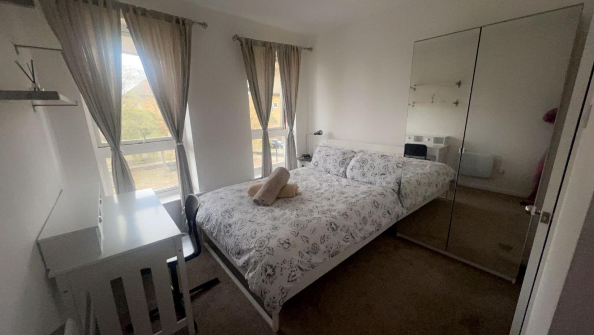 Lovely double room in riverside Canada Water