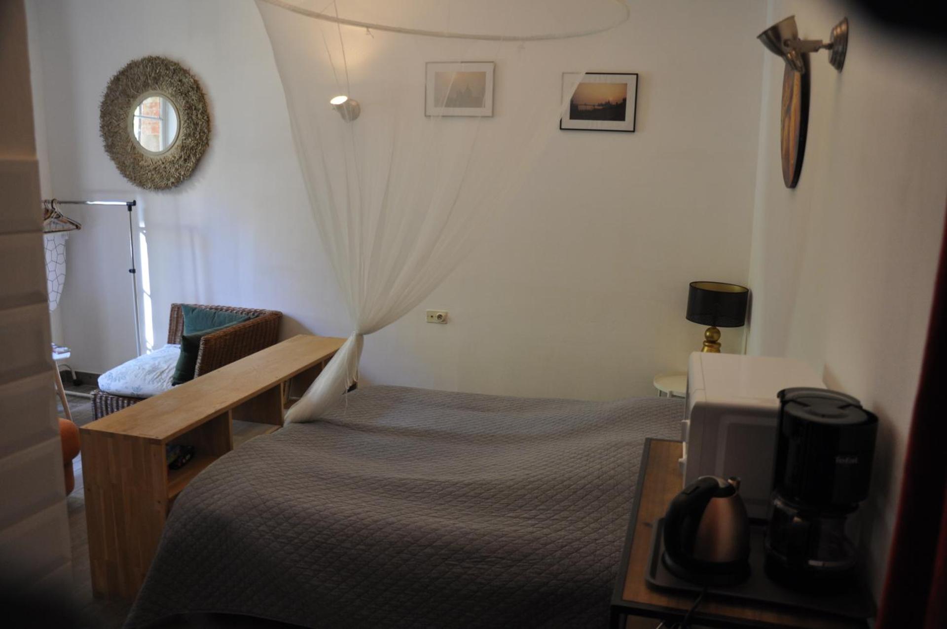 location studio meublé avec jardin