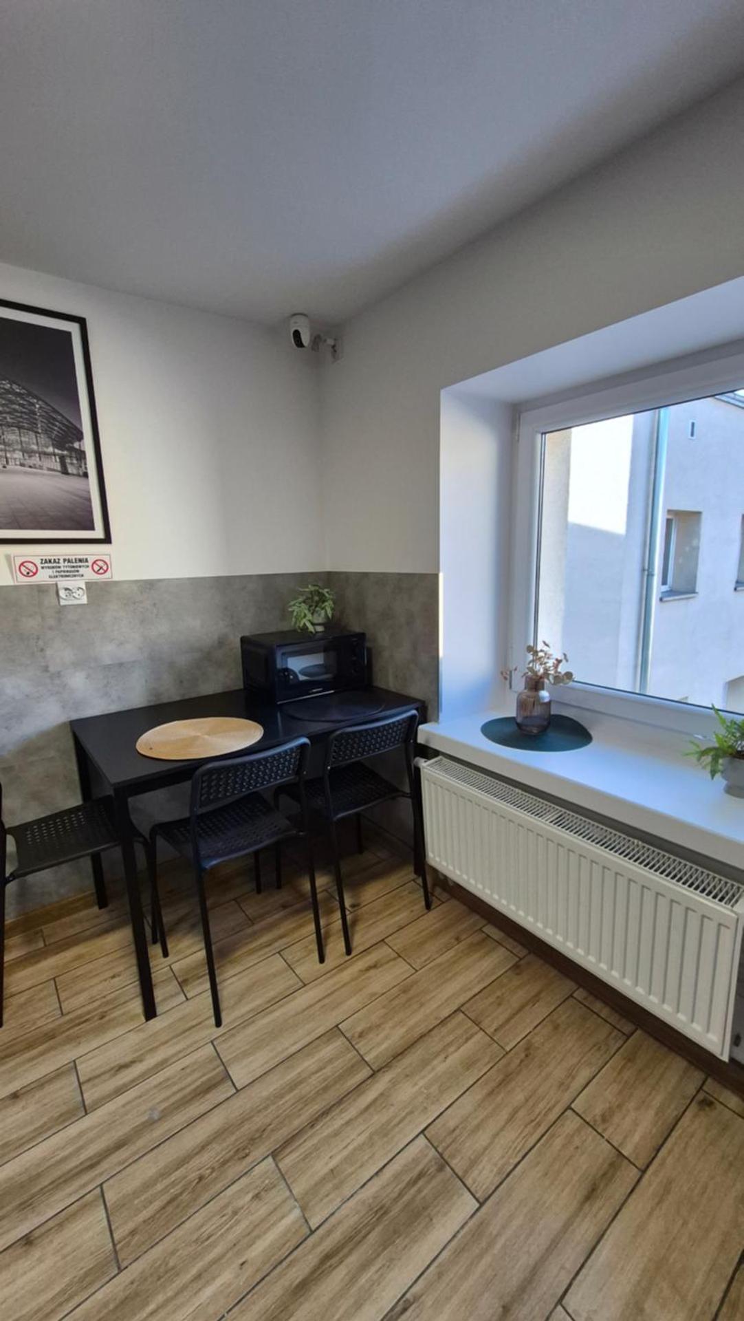 Apart Complex Green Rewolucji 27