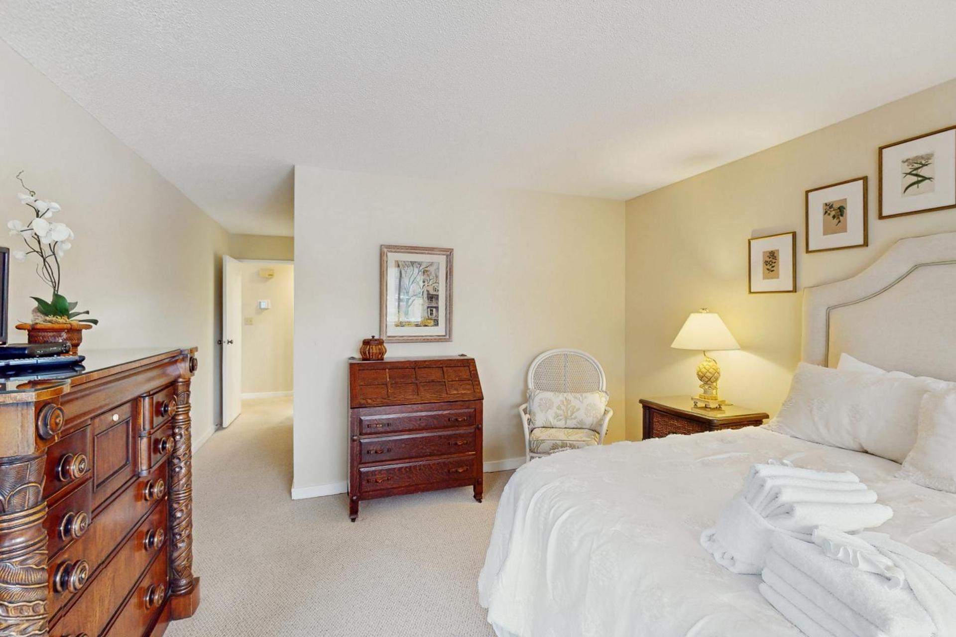 Inverness Village 915