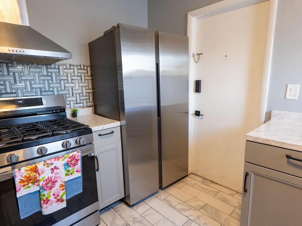 New 3 BR Apt in Elizabeth Railroad Style Path Train Bus Hospital EWR Airport NJ Manhattan NYC