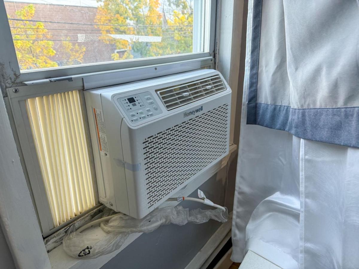 New 3 BR Apt in Elizabeth Railroad Style Path Train Bus Hospital EWR Airport NJ Manhattan NYC