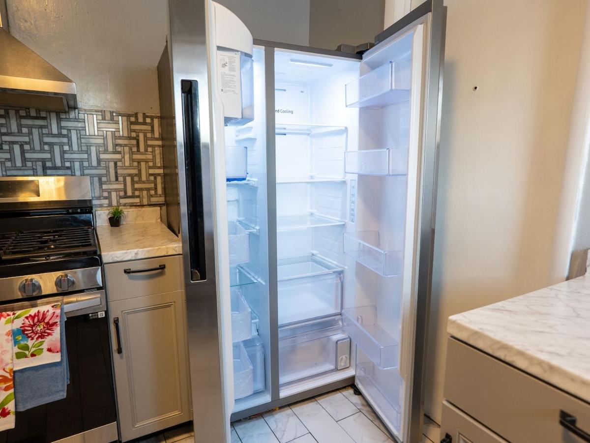 New 3 BR Apt in Elizabeth Railroad Style Path Train Bus Hospital EWR Airport NJ Manhattan NYC