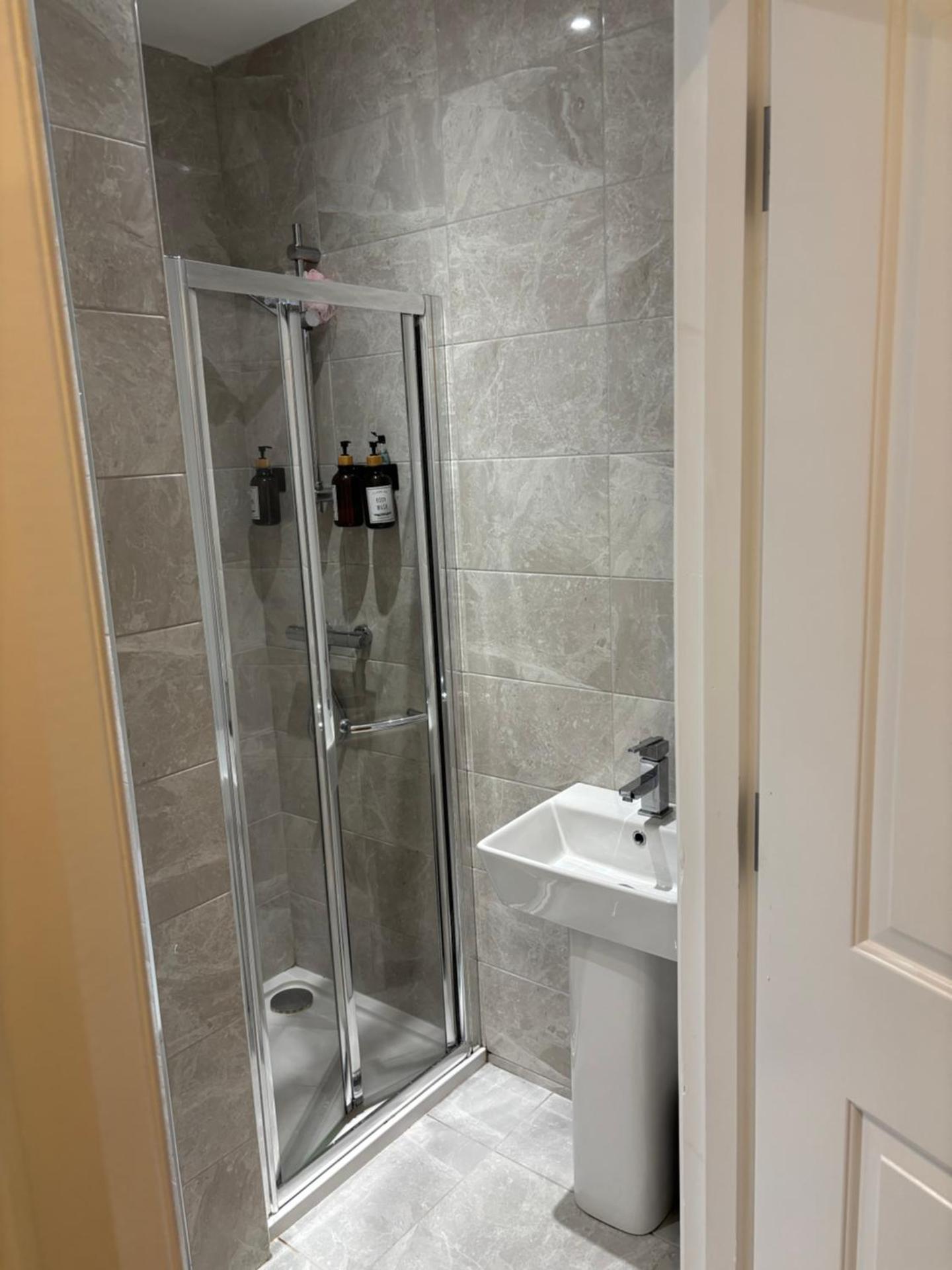 QUEENs STAYS BELFAST 1 bedroom apartment